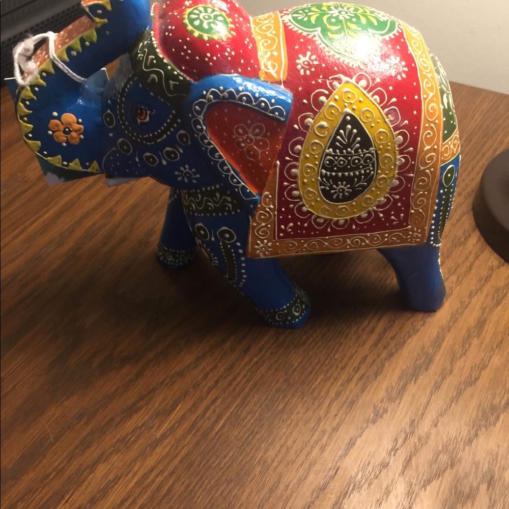 Elephant statue - Picture 2 of 7